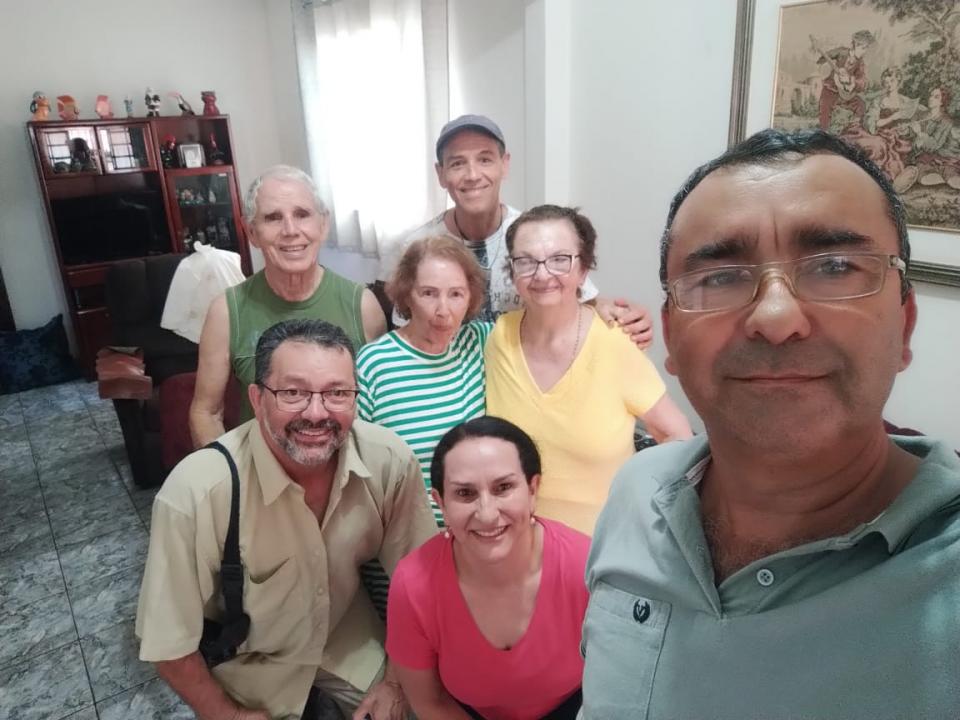 Foto 3 de 3 — Após reportagem, irmãs se reencontram depois de 70 anos; ‘muito grata’